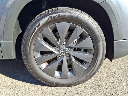 Certified 2022 Volkswagen Taos S image 8