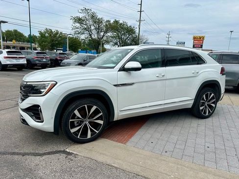 Certified 2025 Volkswagen Atlas Cross Sport SEL Premium R-Line AWD/4WD image 3