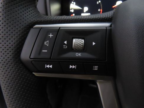 New 2025 Mitsubishi Outlander SE image 12