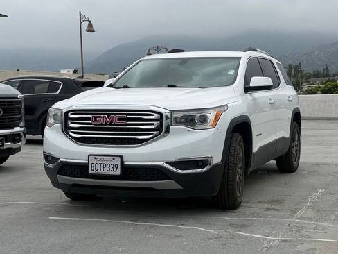 Used 2018 GMC Acadia SLT FWD image 3