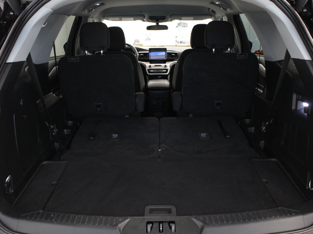 Used 2023 Ford Explorer XLT RWD image 34