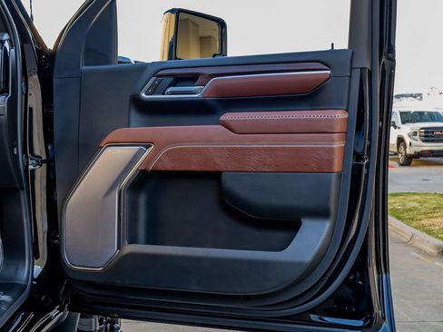 Used 2026 GMC Sierra 3500 Denali Ultimate image 37