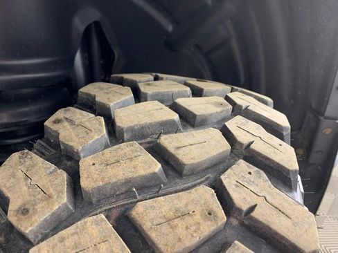 Used 2024 Jeep Gladiator Sport image 36