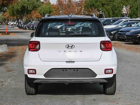 New 2026 Hyundai Venue SEL FWD image 6
