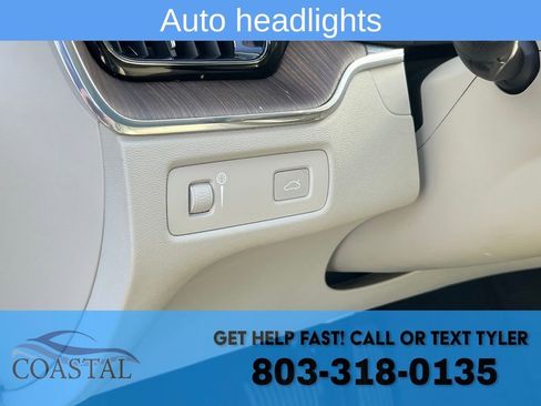 Used 2022 Volvo XC60 B5 Momentum AWD/4WD image 10