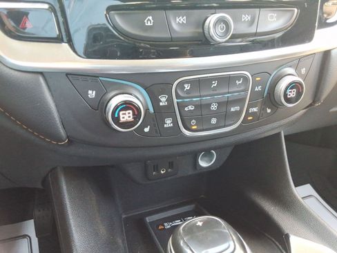 Used 2018 Chevrolet Traverse Premier AWD/4WD image 17
