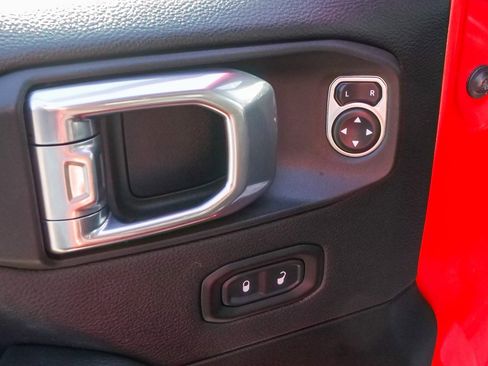 Used 2021 Jeep Wrangler Unlimited Sahara image 19