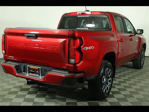 Used 2023 Chevrolet Colorado LT w/ LT Convenience Package III image 2
