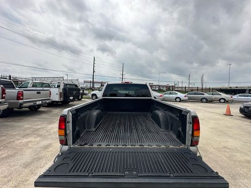 Used 2005 GMC Sierra 1500 SLE w/ Light Duty Power Package RWD image 6