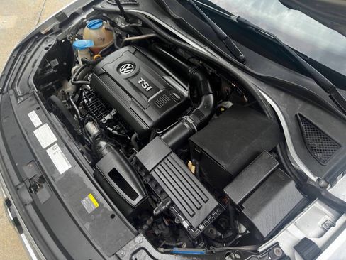 Used 2017 Volkswagen Passat 1.8T SEL Premium image 33