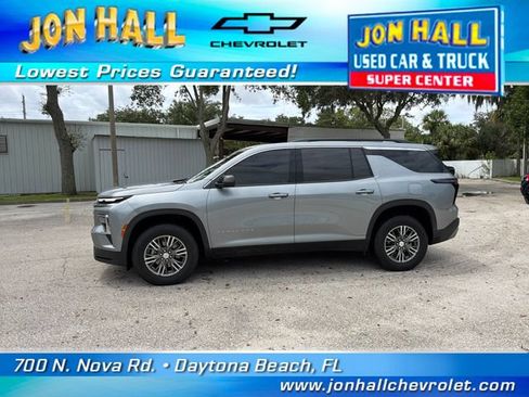 Used 2026 Chevrolet Traverse LT w/ Driver Confidence Package FWD image 3