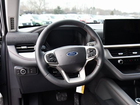 Used 2026 Ford Explorer Active w/ Active Comfort Package image 12