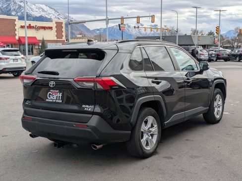Used 2019 Toyota RAV4 XLE image 3
