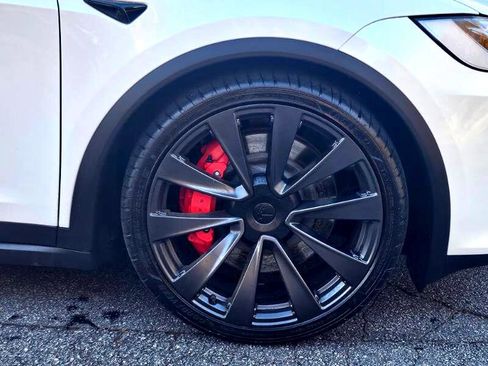 Used 2023 Tesla Model X Plaid image 17