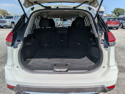 Used 2017 Nissan Rogue SV AWD/4WD image 29