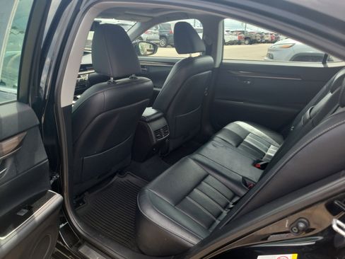 Used 2018 Lexus ES 350 w/ Luxury Package w/Wood Trim FWD image 13