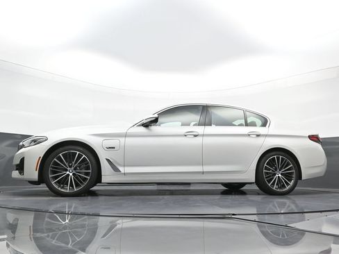 Used 2023 BMW 530e xDrive w/ Premium Package AWD/4WD image 25