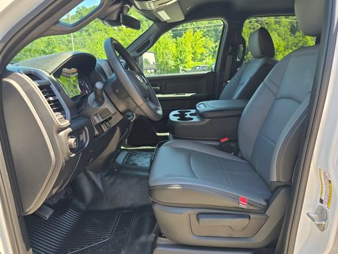 New 2026 RAM 5500 Tradesman w/ Chrome Appearance Group AWD/4WD image 4