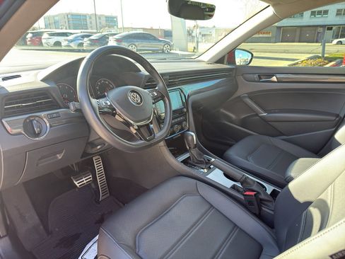 Used 2020 Volkswagen Passat 2.0T R-Line image 13
