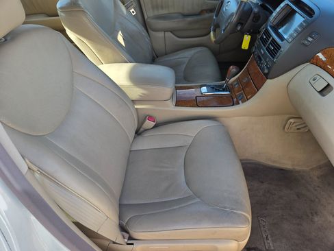 Used 2005 Lexus LS 430 RWD image 14