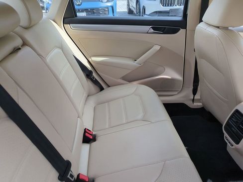 Used 2019 Volkswagen Passat 2.0T Wolfsburg image 35