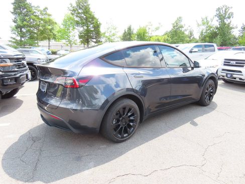 Used 2024 Tesla Model Y Long Range AWD/4WD image 6
