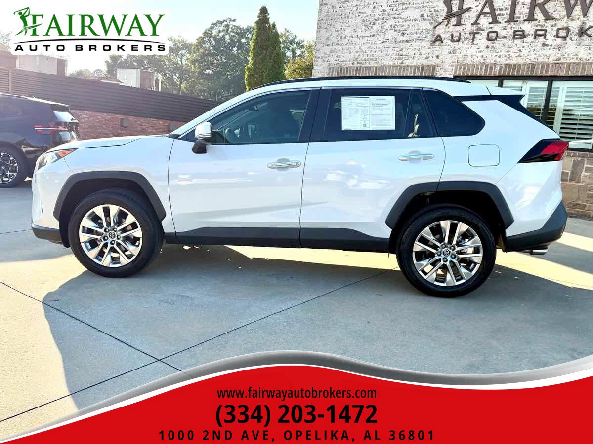 Used 2019 Toyota RAV4 Limited w/ Cold Weather Package FWD image 9