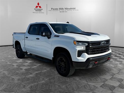 Used 2024 Chevrolet Silverado 1500 LT Trail Boss w/ Convenience Package II image 3