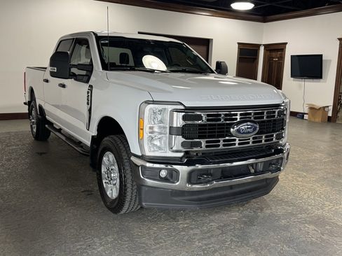 Used 2023 Ford F250 XLT image 3