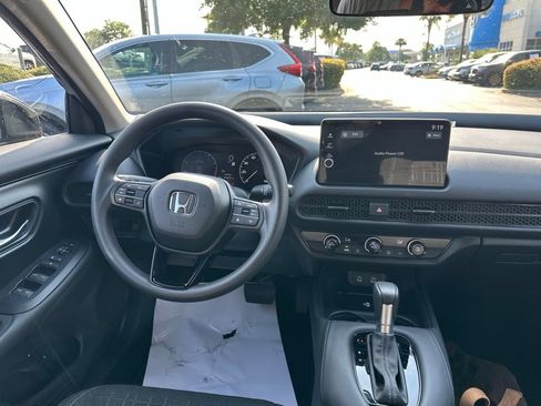 Certified 2026 Honda HR-V LX image 17