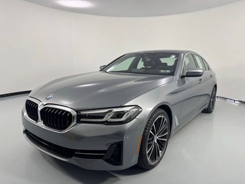 Certified 2023 BMW 530i xDrive w/ Premium Package AWD/4WD image 4