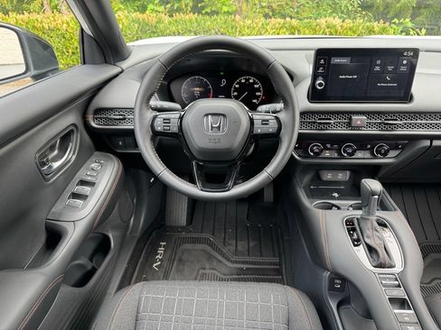 Used 2027 Honda HR-V Sport image 12