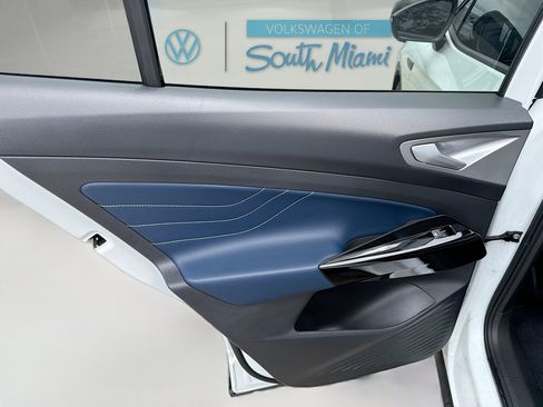 Certified 2025 Volkswagen ID.4 Pro S w/ ID.4 Black Package image 26