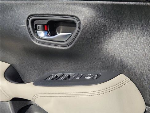 Used 2023 Honda HR-V EX-L image 12