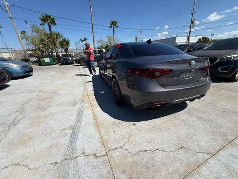 Used 2017 Alfa Romeo Giulia Ti w/ TI 19" Sport Package AWD/4WD image 6