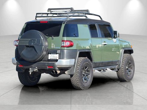 Used 2014 Toyota FJ Cruiser 4WD w/ Upgrade Package image 2