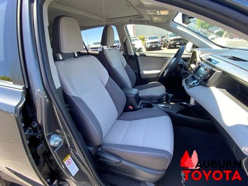 Used 2014 Toyota RAV4 XLE AWD/4WD image 15