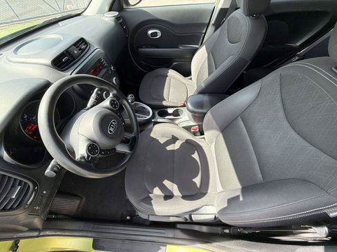 Used 2015 Kia Soul FWD image 10