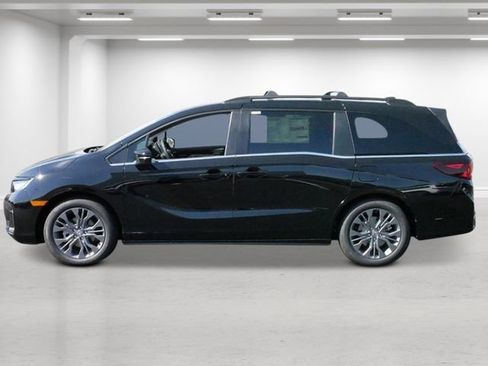 New 2026 Honda Odyssey Touring image 6