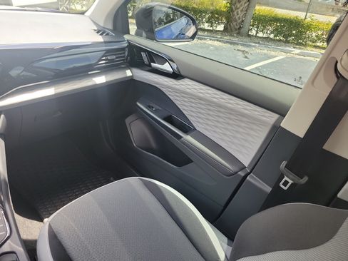 Certified 2024 Volkswagen Taos S FWD image 13