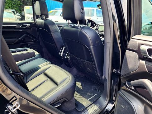 Used 2016 Porsche Cayenne S image 29