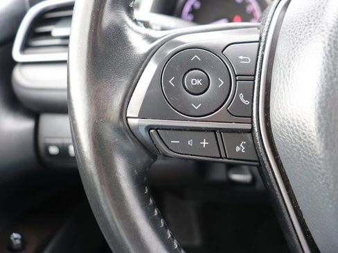 Used 2023 Toyota Camry SE image 18