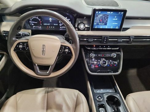 Used 2022 Lincoln Corsair AWD w/ Premium Package image 22