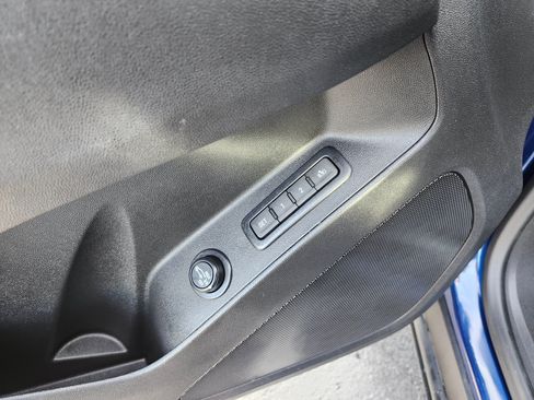 Used 2023 Chevrolet Equinox Premier FWD image 26