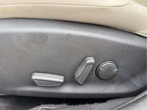 Used 2015 Ford Focus Titanium FWD image 18