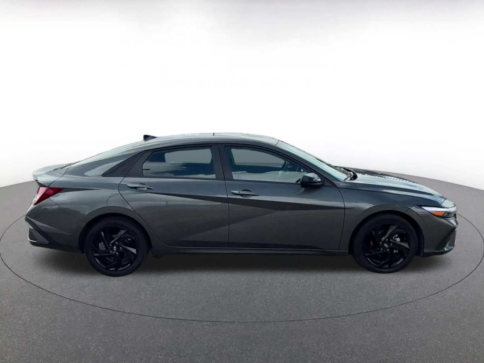 Used 2026 Hyundai Elantra Sport FWD image 15