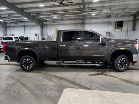 Used 2020 GMC Sierra 2500 SLT w/ Technology Package image 2