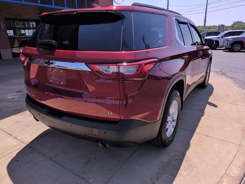 Used 2020 Chevrolet Traverse LT w/ Driver Confidence II Package AWD/4WD image 9