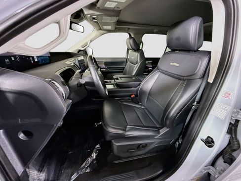 Used 2025 Ford Expedition Platinum AWD/4WD image 22