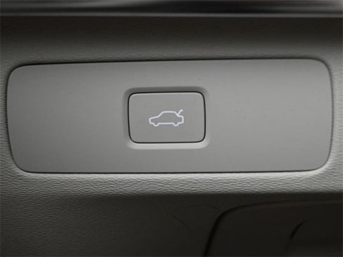 New 2026 Volvo XC90 B6 Ultra image 30